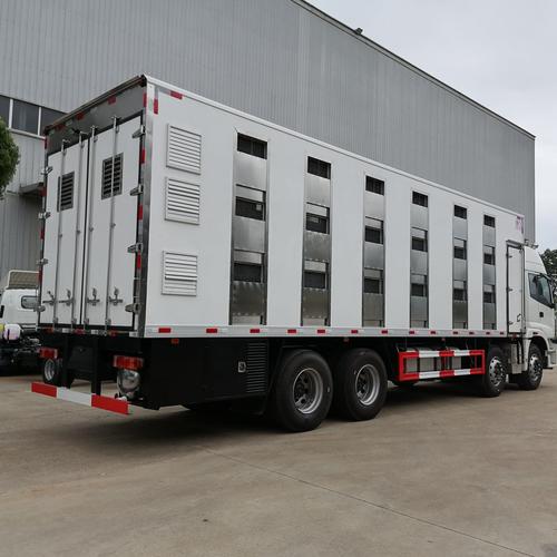 东风天锦6.8米猪仔车 活禽运输车